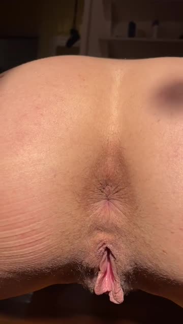 bubble butt asshole ass spread tanned porn video