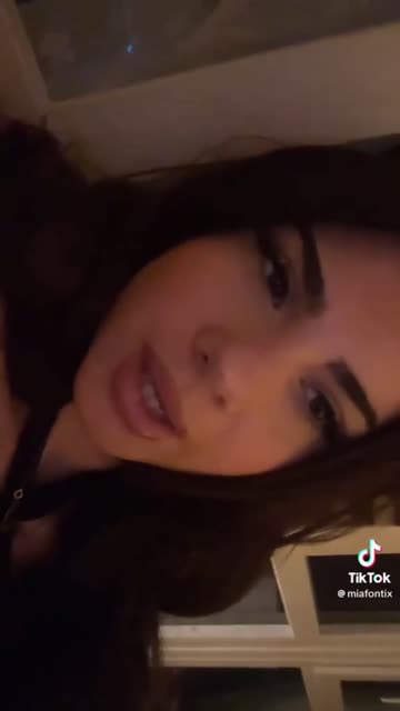 lips small tits petite tits 