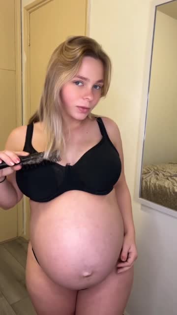 cute tits boobs big tits teen onlyfans pregnant 