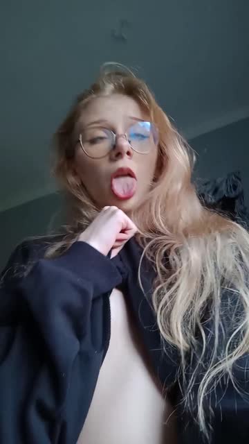 ahegao blonde babe porn video