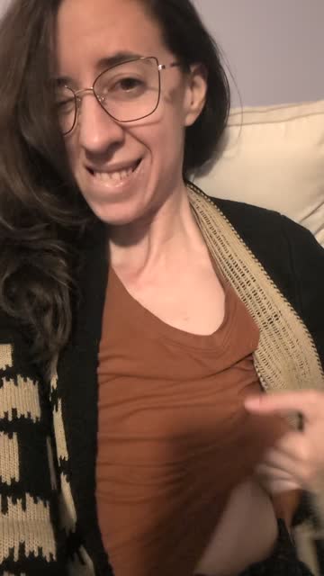 amateur flashing brunette nsfw video