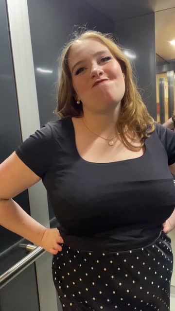 tits amateur flashing public 