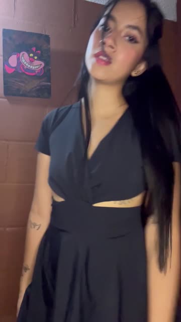 solo latina brunette porn video