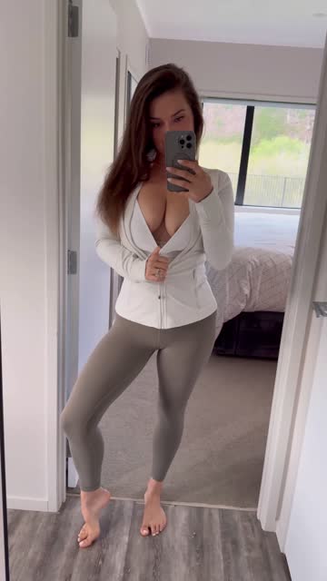 cute amateur big tits ass 