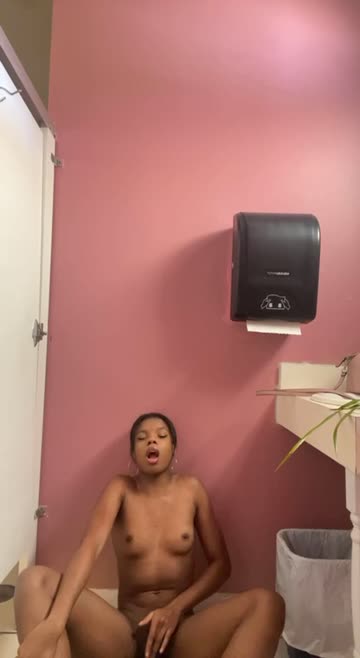 petite teen masturbating hot video