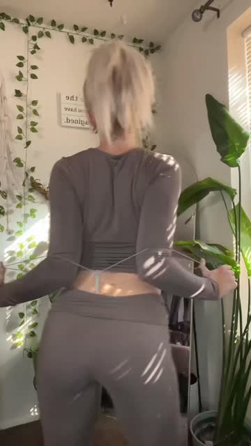wedgie blonde milf 