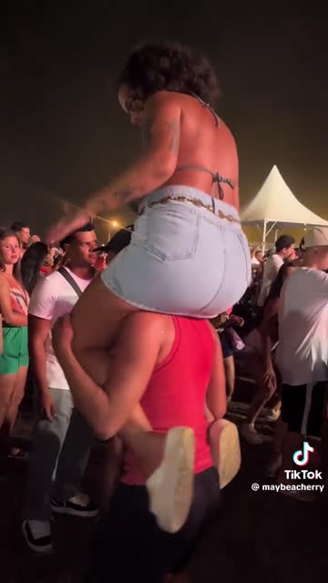 tiktok big tits r/tiktits 