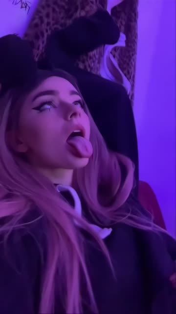 long tongue teen girlfriend porn video