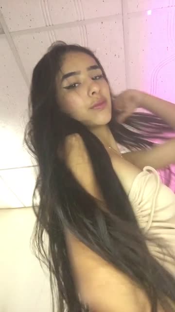 solo brunette latina free porn video