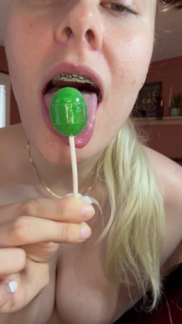 amateur tits boobs blonde blowjob natural tits onlyfans 