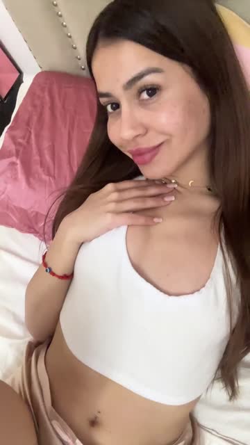brunette solo latina 