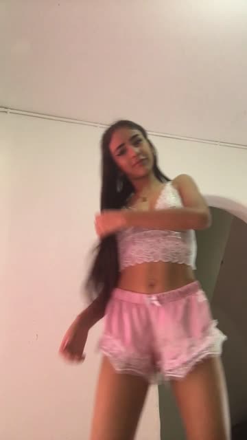 brunette solo latina xxx video