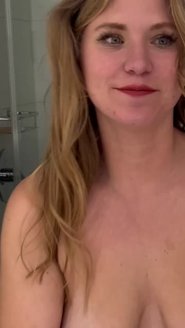 blue eyes naked boobs blonde xxx video