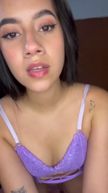latina brunette solo 