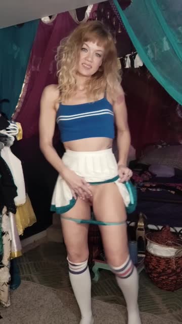 blonde masturbating milf 