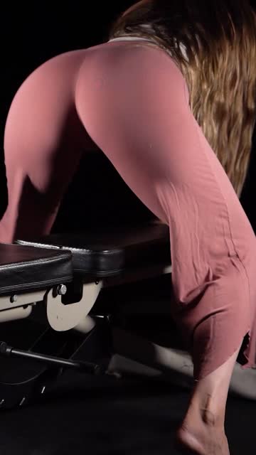 yoga ass onlyfans yoga pants teen amateur big ass porn video