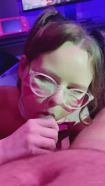 teen pigtails blowjob gamer girl cosplay cumshot glasses 